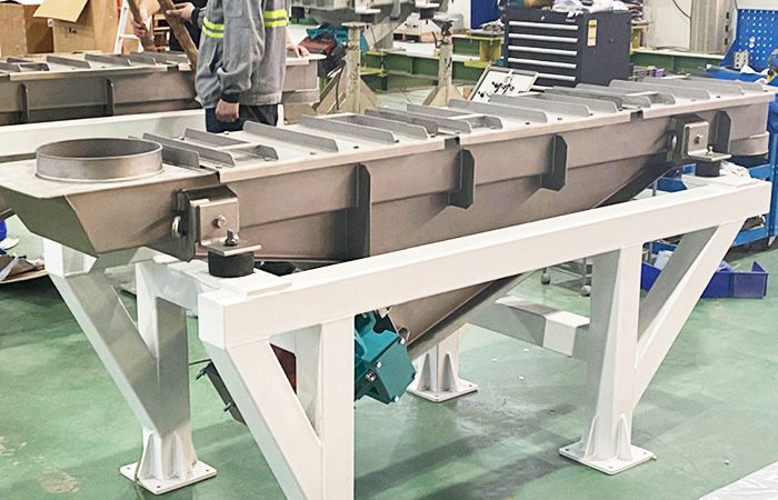 单向槽式给料机