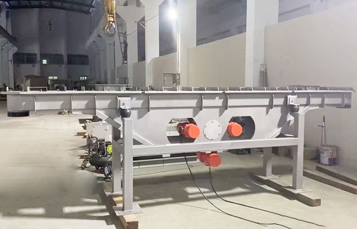 双向槽式给料机